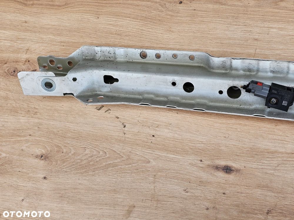 PAS PRZEDNI GÓRNY WZMOCNIENIE CZOŁOWE OPEL ASTRA J Y40R - 8