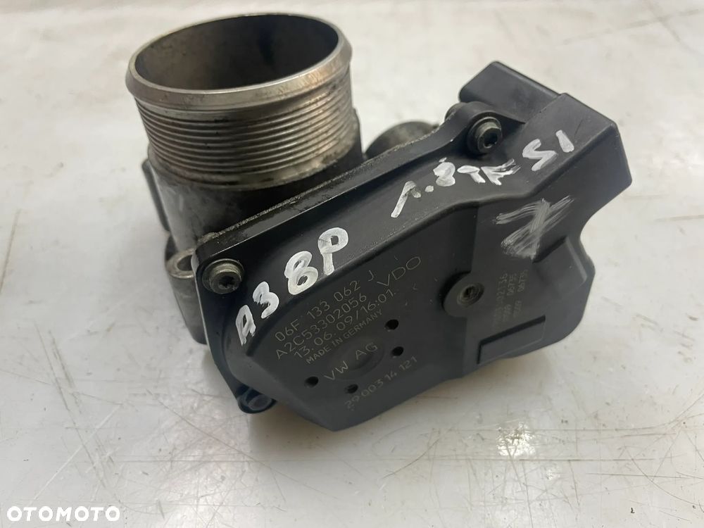 PRZEPUSTNICA AUDI A3 8P 1.8 TFSI CDAA 06F133062J - 1
