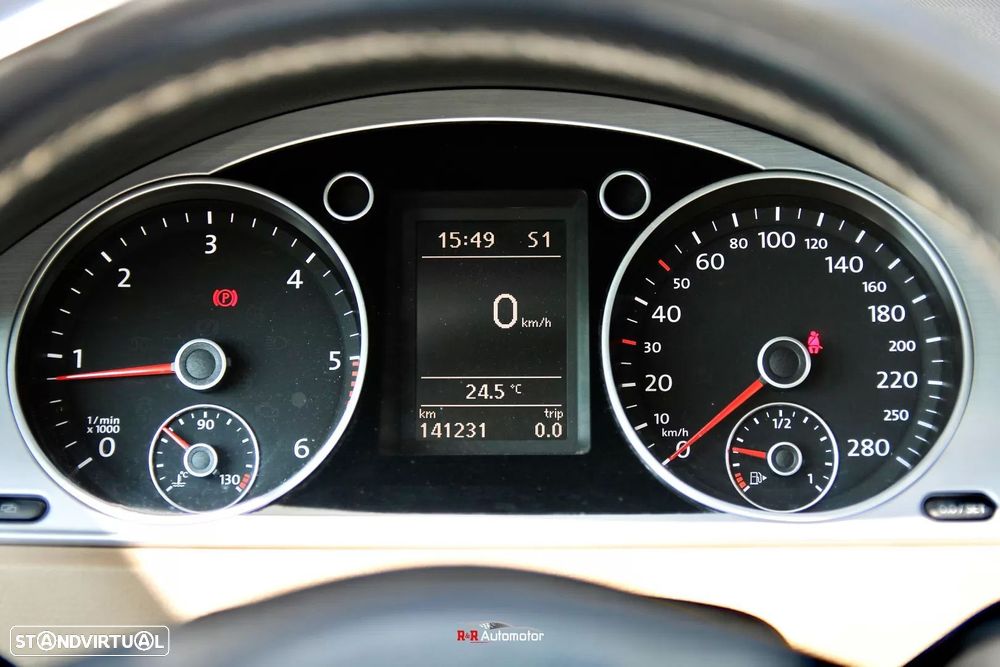 VW Passat CC 2.0 TDi BlueMotion DSG - 28
