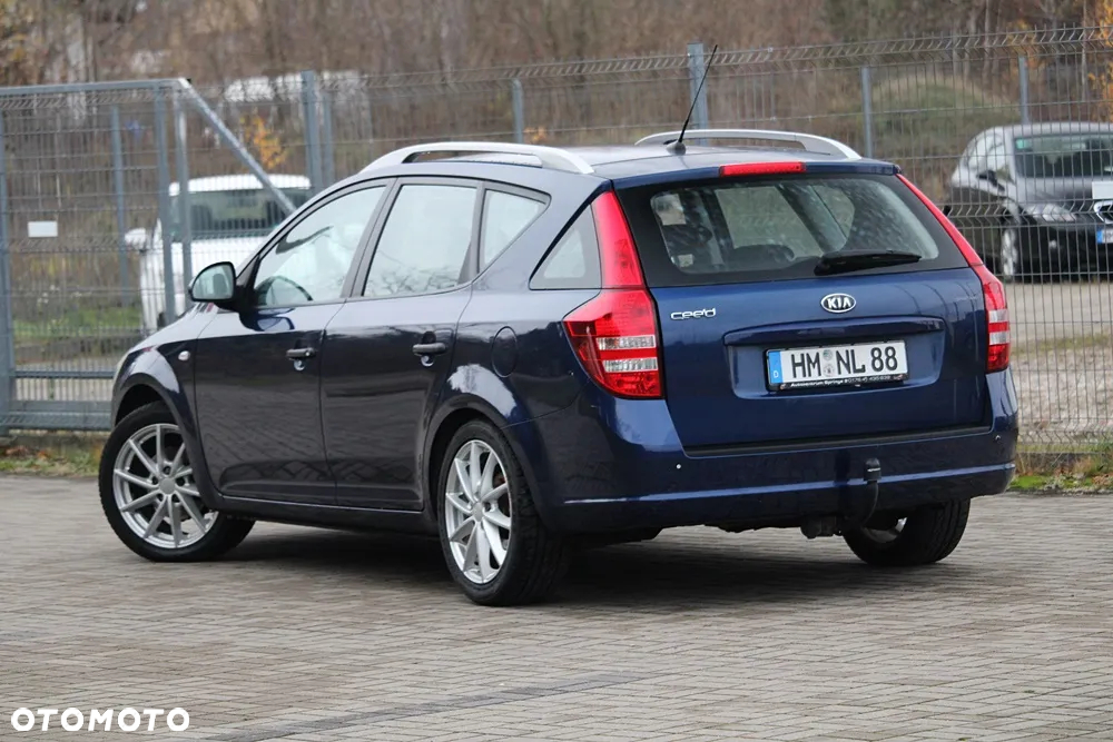 Kia Ceed - 14