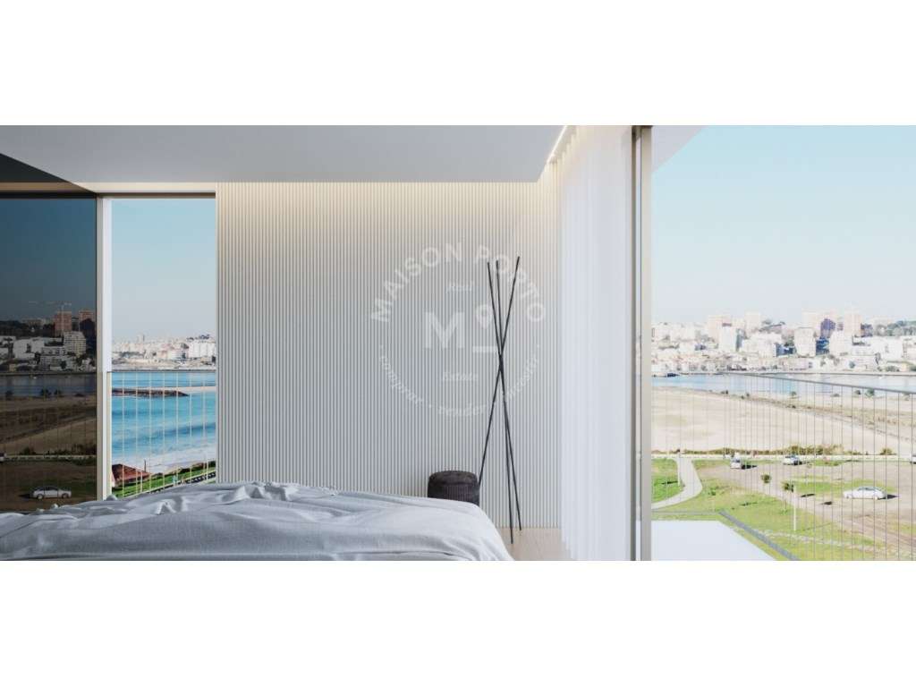 Apartamento T3 com Varanda, Suites, 2 Lugares de Estacionamento e A... - Grande imagem: 5/13
