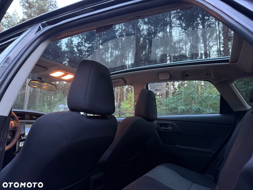 Toyota Auris 1.8 HSD Luna - 22