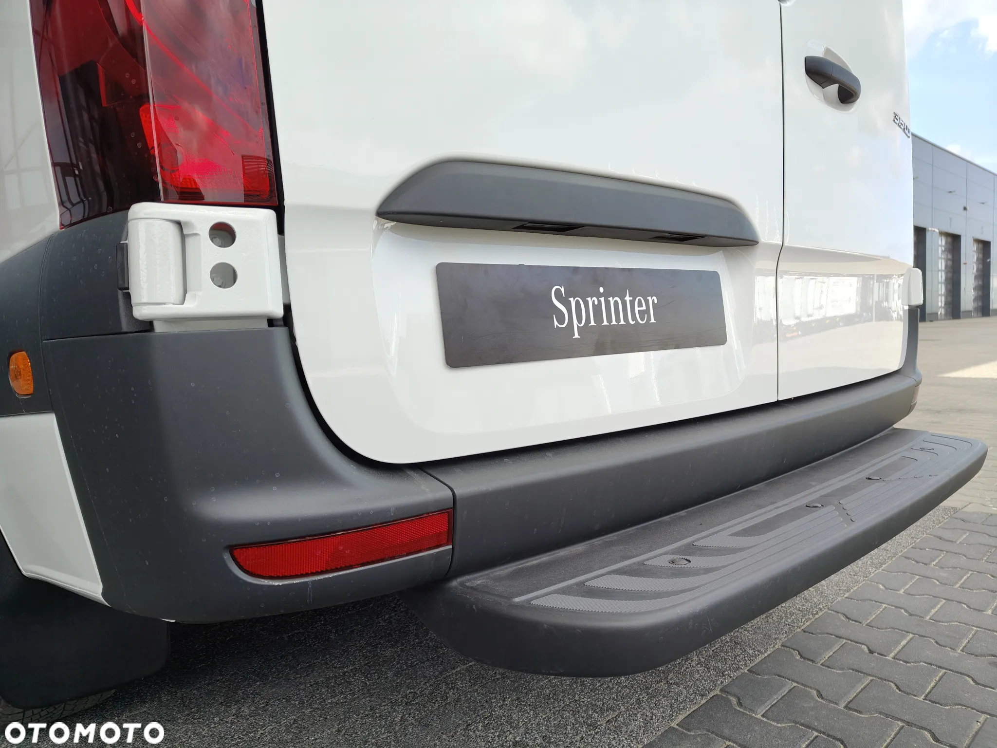 Mercedes-Benz Sprinter - 12