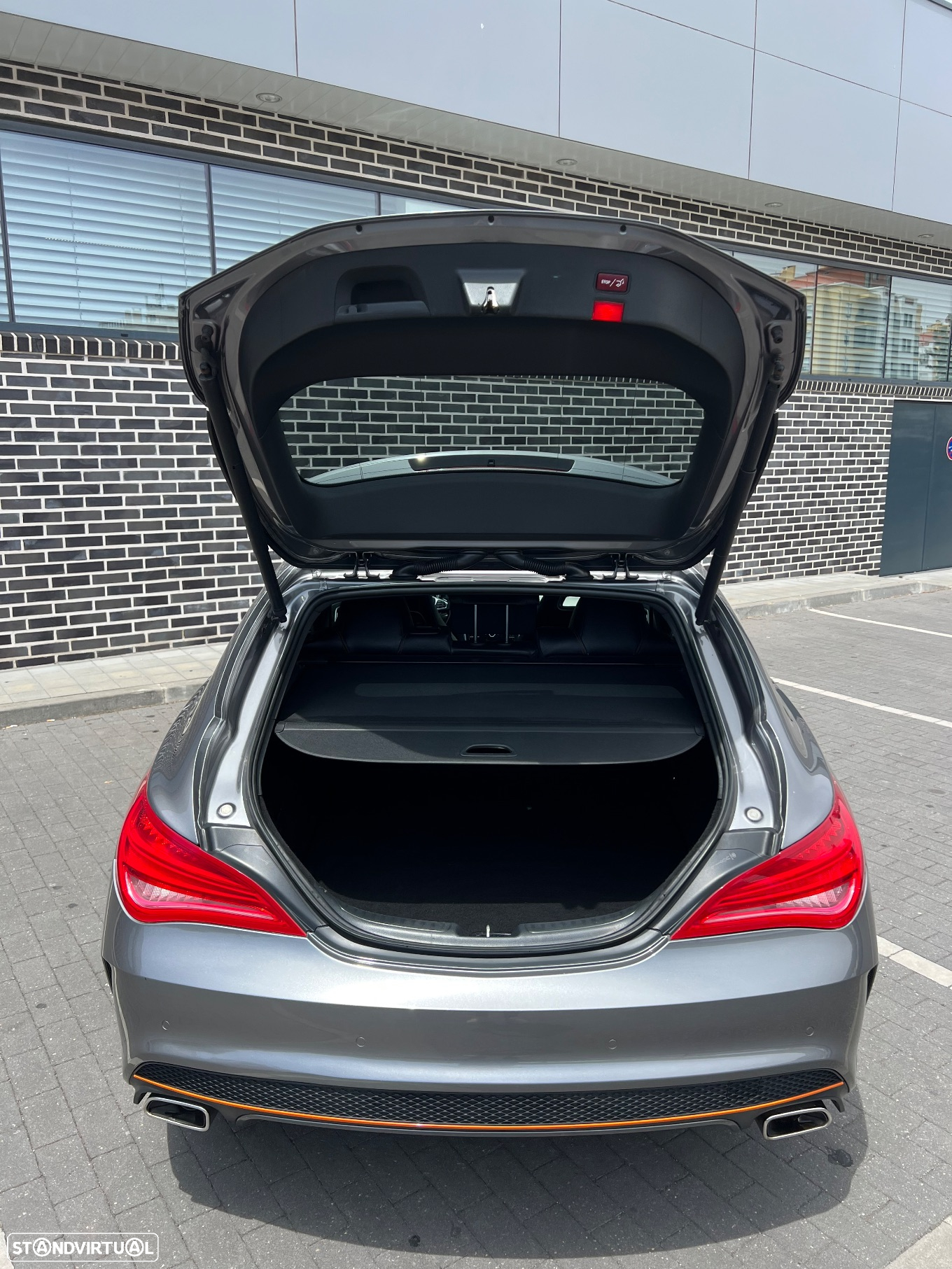 Mercedes-Benz CLA 220 Shooting Brake (CDI) d 7G-DCT Orange Art Edition - 12