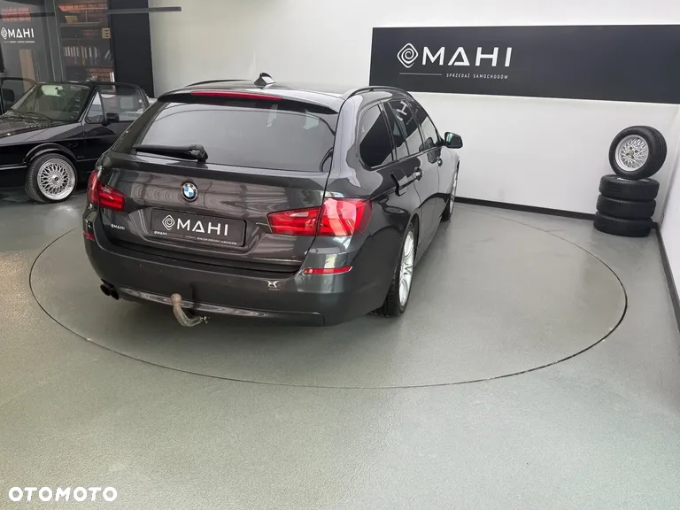 BMW Seria 5 520i - 11