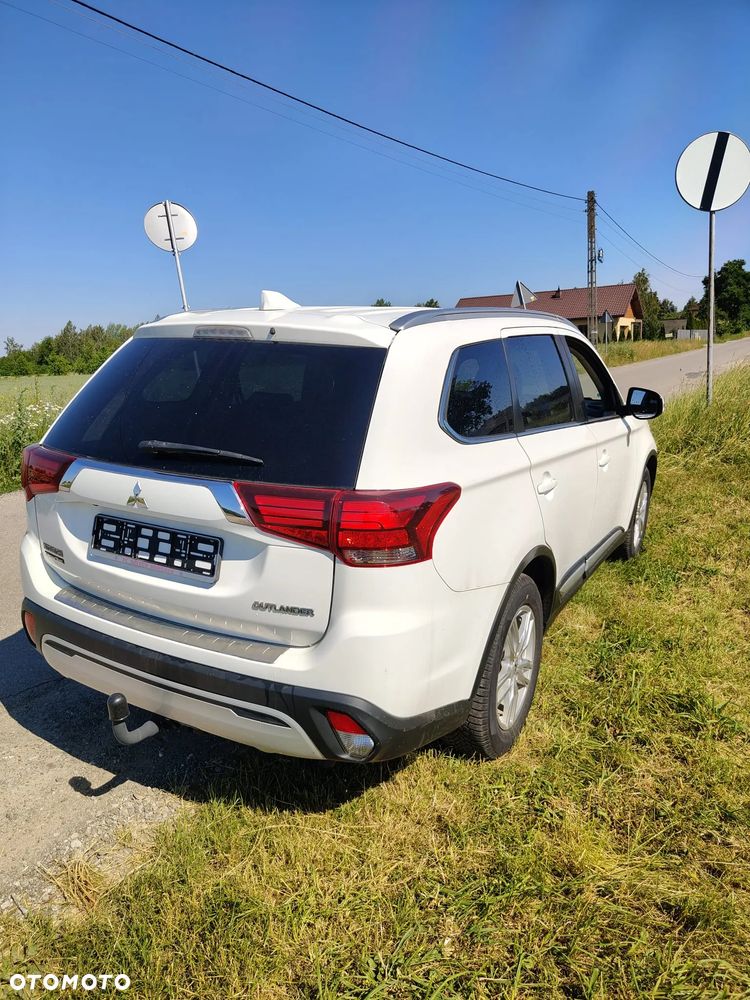 Mitsubishi Outlander - 5