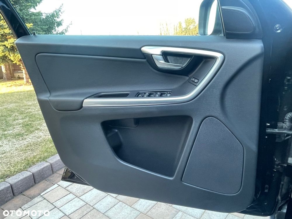 Volvo XC 60 D3 AWD R Design - 21