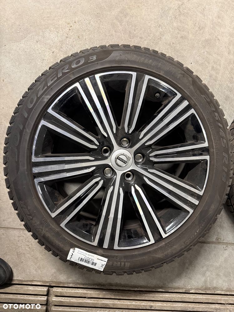 4x Oryginalna felgę Volvo z oponą Pirelli Winter Sottozero 3 235/45 R1 - 2