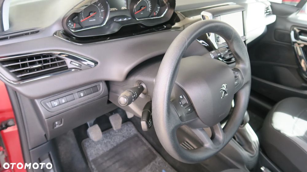 Peugeot 208 - 17