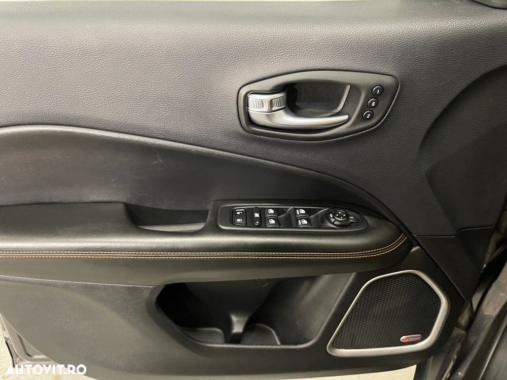 Jeep Compass 2.0 M-Jet 4x4 AT Limited - 23