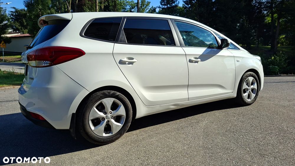 Kia Carens 1.7 CRDi XL 7os - 21