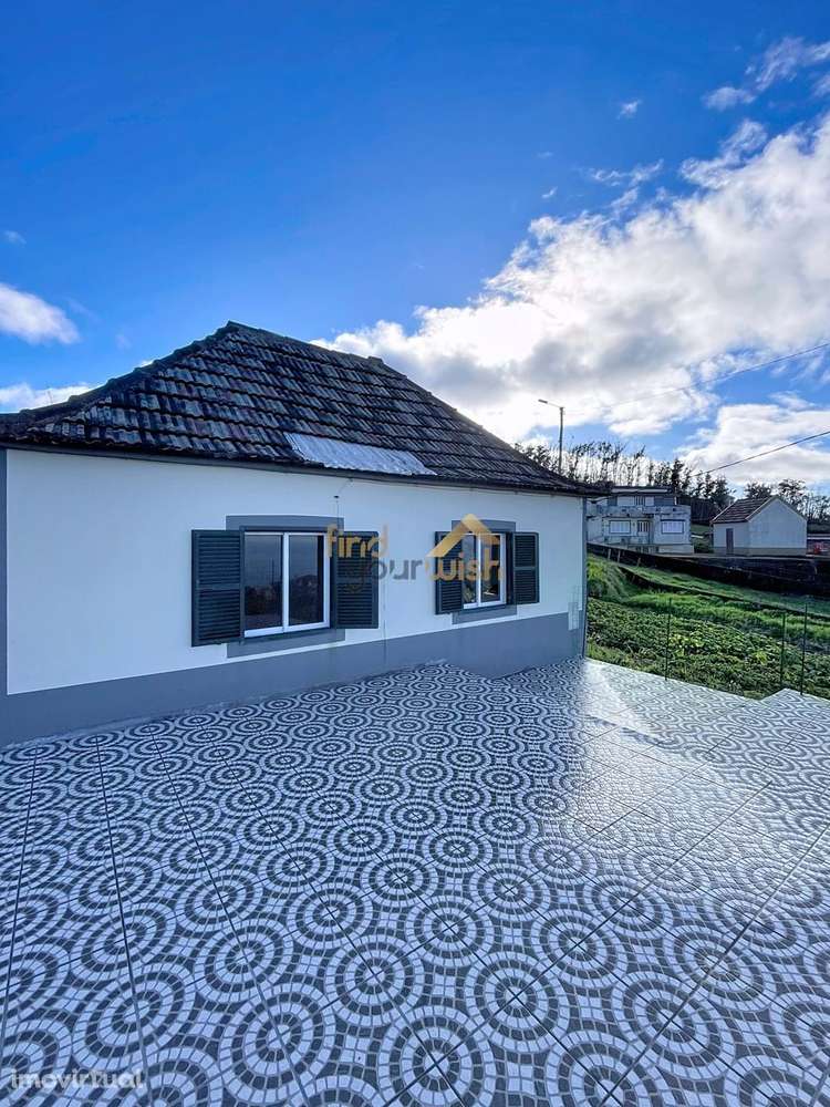 Vende-se Moradia Remodelada na Santa Porto Moniz - Grande imagem: 2/31