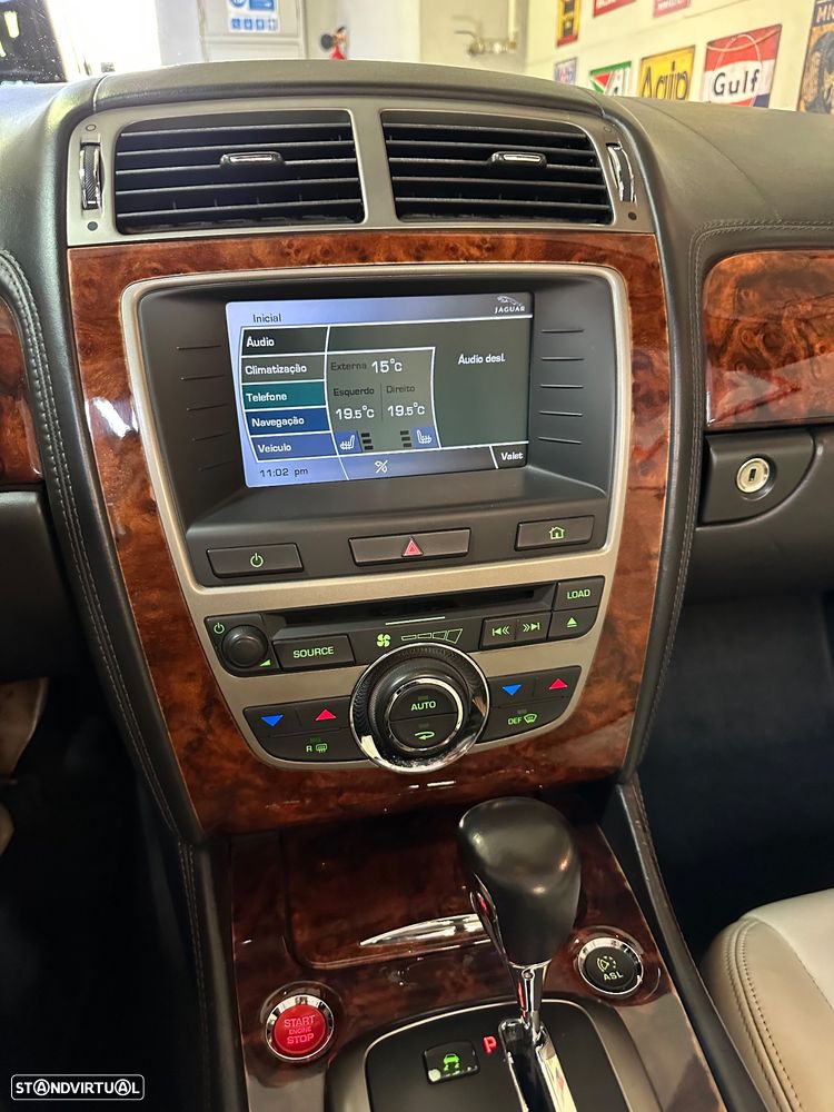 Jaguar XK 4.2 V8 Convertible - 34