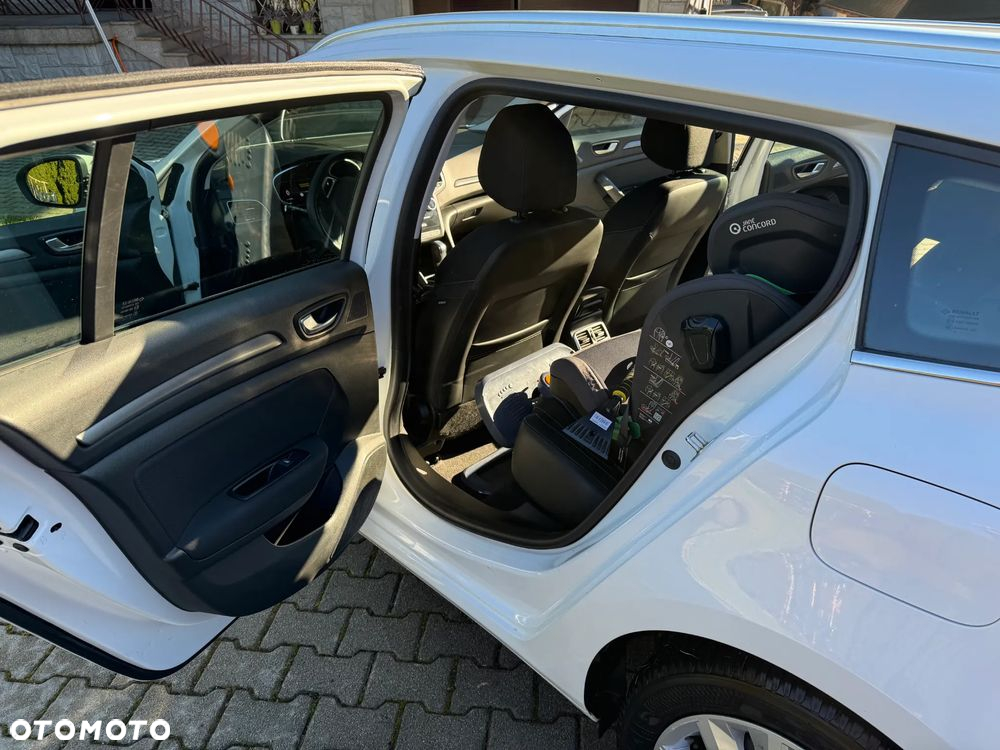Renault Megane ver-grandtour-e--tech-plug--in-hybrid-160-e--tech-engineered - 16