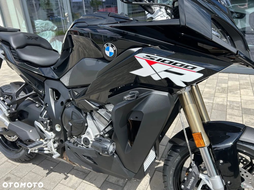 BMW XR - 9