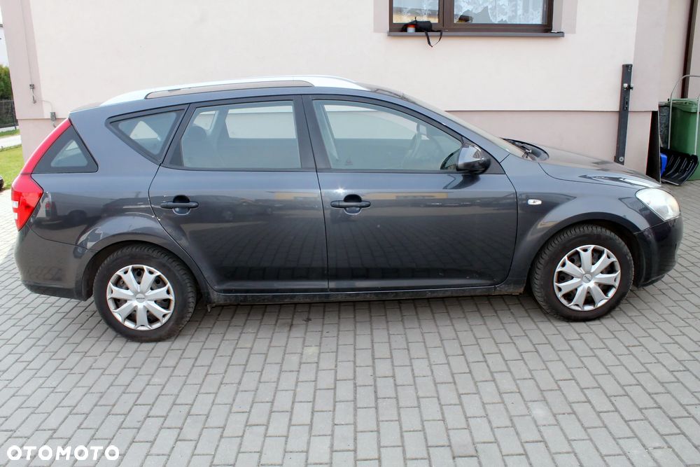 Kia Ceed 1.4 L - 7