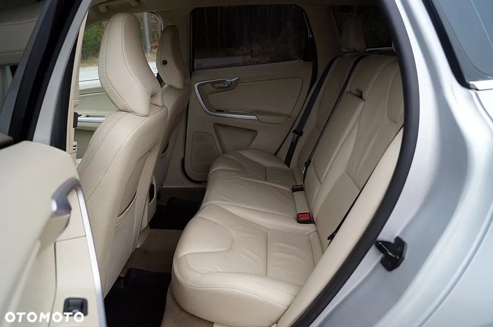 Volvo XC 60 D4 Edition Pro - 26