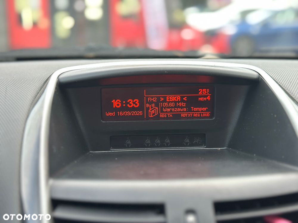 Peugeot 207 - 13
