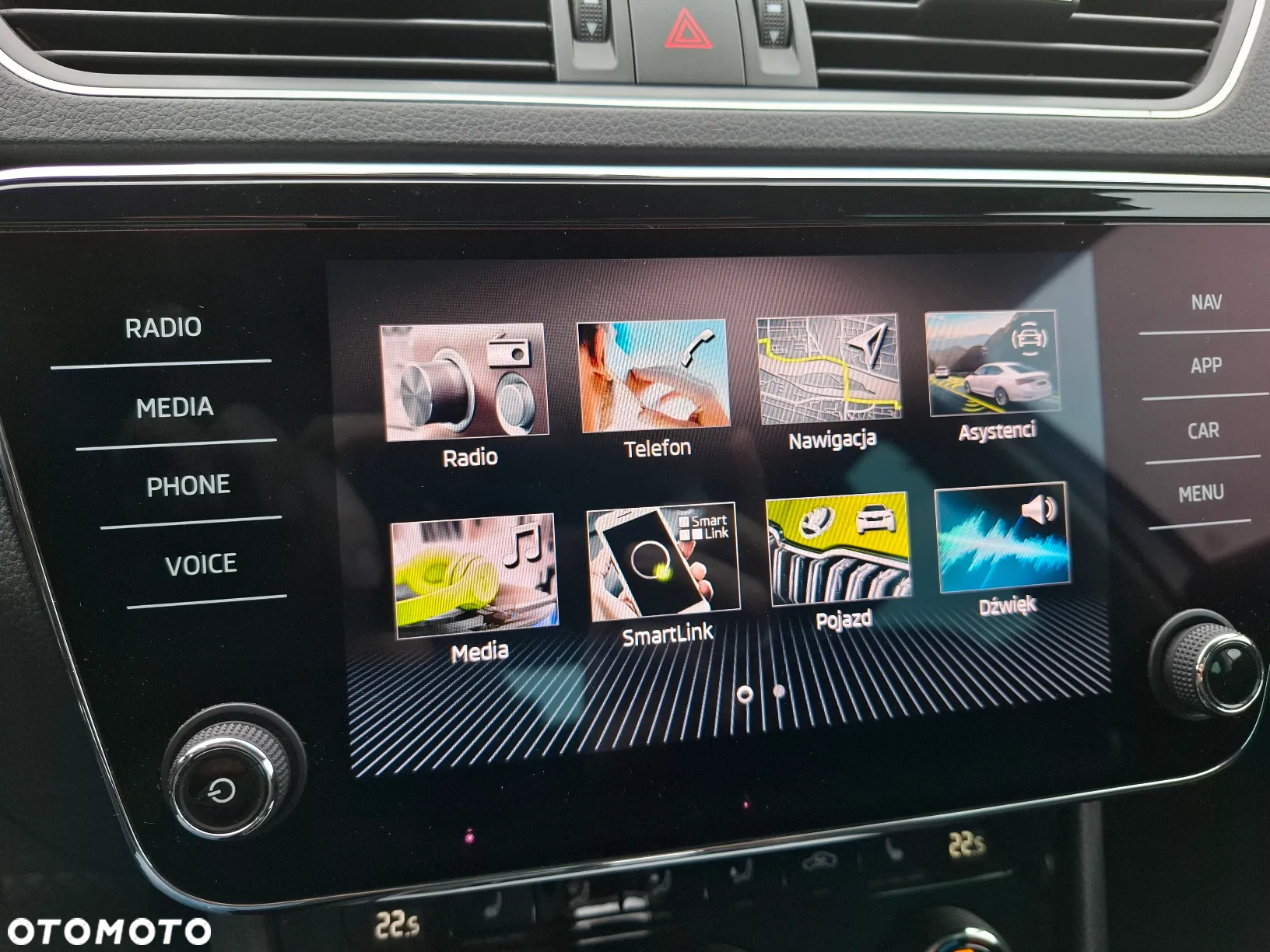 Skoda Superb Combi 2.0 TDI DSG Ambition - 29
