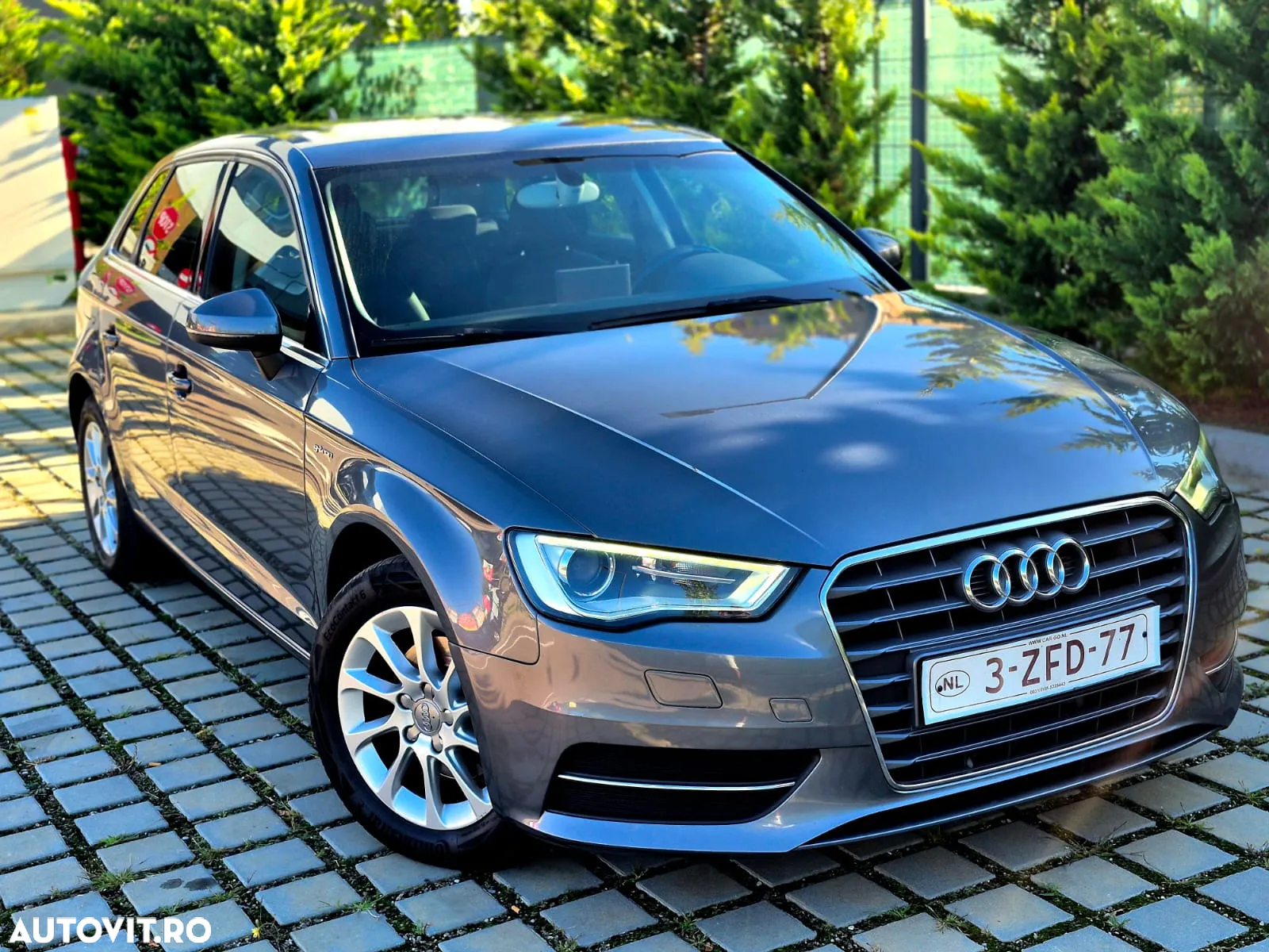 Audi A3 1.4 TFSI Sportback S tronic S line Sportpaket - 2