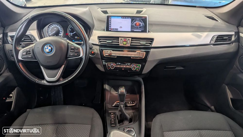 BMW X1 25 e xDrive Corporate Edition - 16