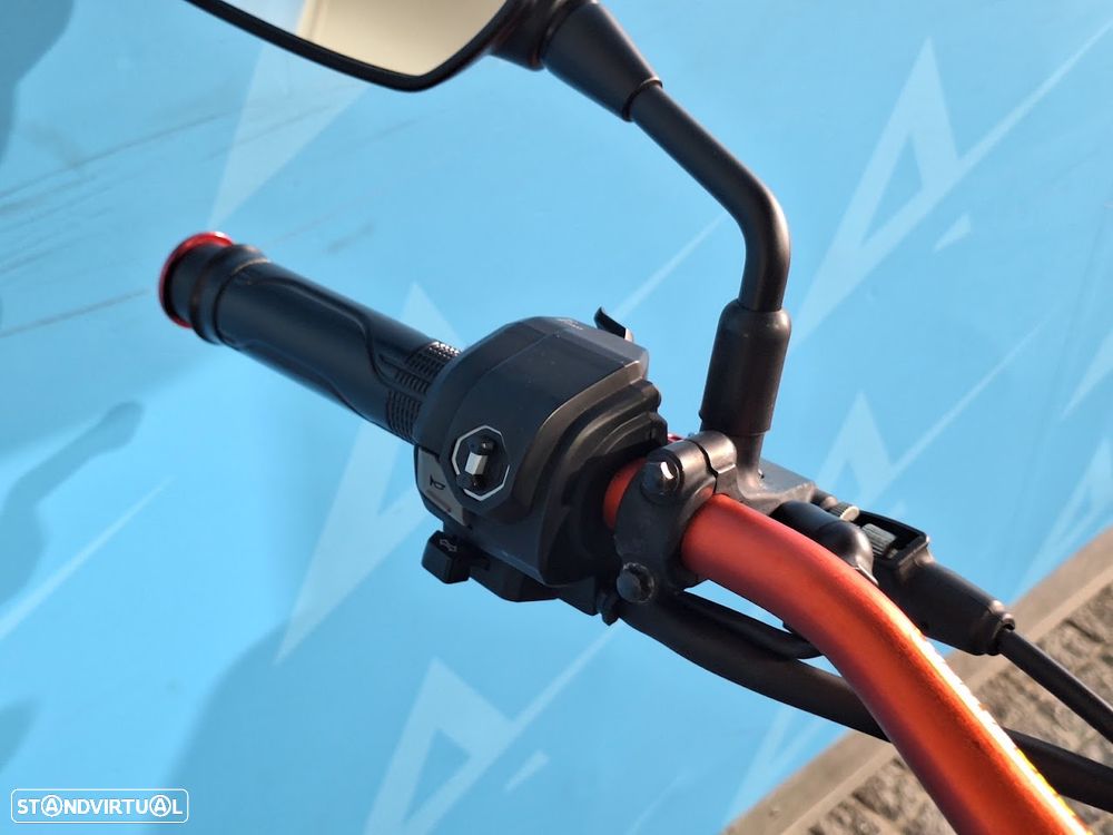 Honda CB 125 R - 8