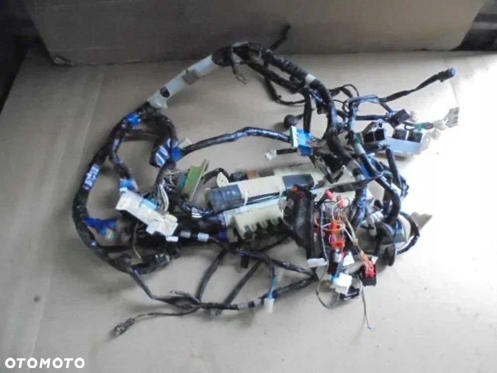 ISUZU NPR 3.0 TDI 2006 INSTALACJA WIĄZKA KABINY