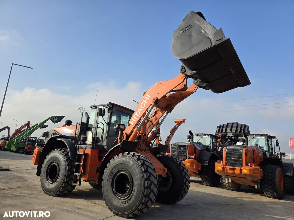 Hitachi Cupa 5mc, 28tone, ANVELOPE NOI, VIRARE prin JOYSTICk, Gresare automata, Inaltiime basculare cupa 4,3m, Lama noua la cupa, produs in JAPONIA, camera luat vederi spate, posibilitate leasing, motor 282 CP, STARE BUNA, PROMOTIE 86.900 EUR+tva - 32