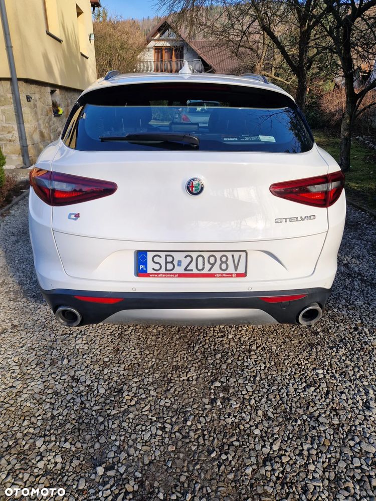 Alfa Romeo Stelvio 2.0 Turbo Executive Q4 - 5