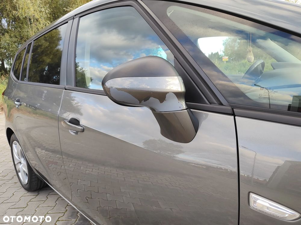 Opel Zafira - 20