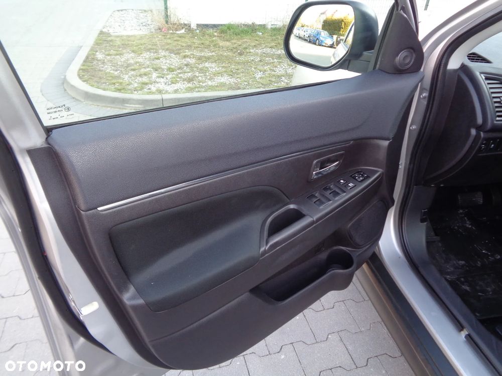 Mitsubishi ASX - 9