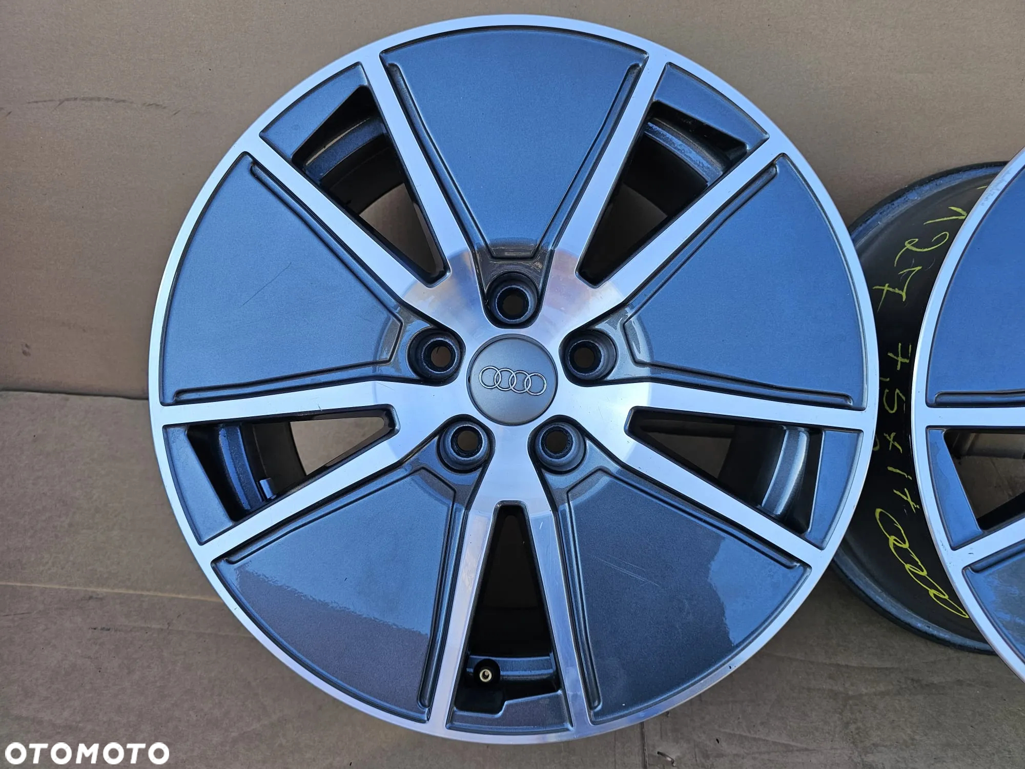 (F127) Audi OE S-Line A4 B9 A6 S6 C8 / 8W0601025G /  7,5Jx17 ET38 5x112 - 2