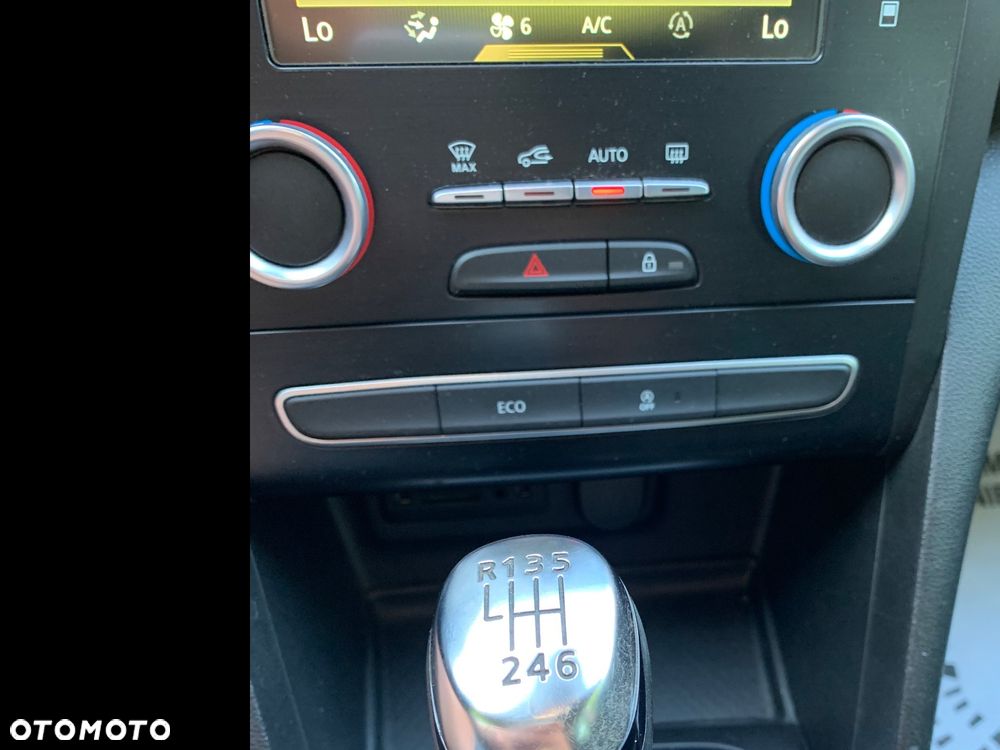Renault Megane ENERGY TCe 130 SYMPHONY - 18