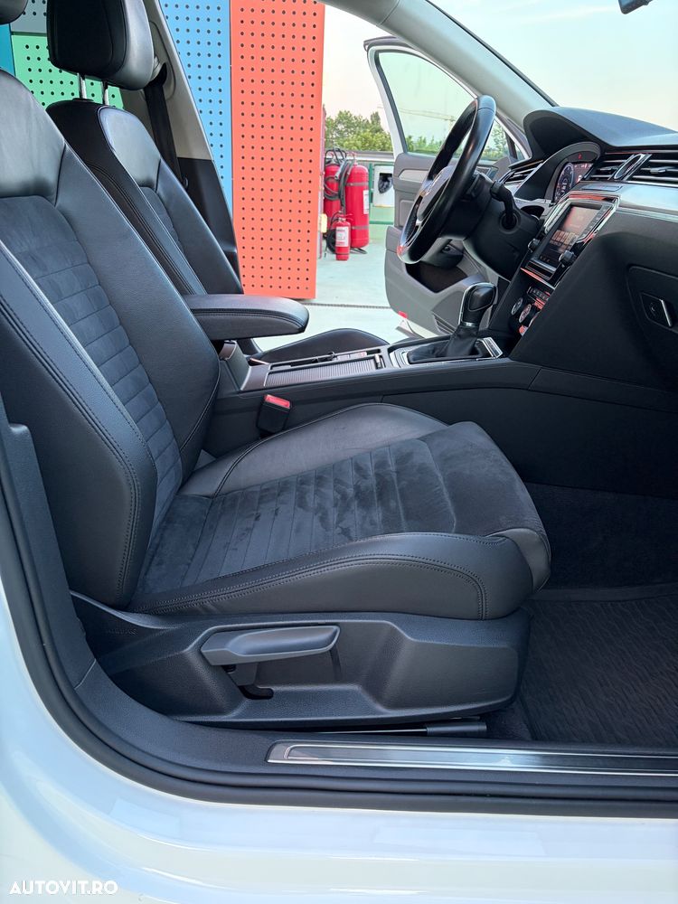 Volkswagen Passat 2.0 TDI DSG 4Motion Highline - 14