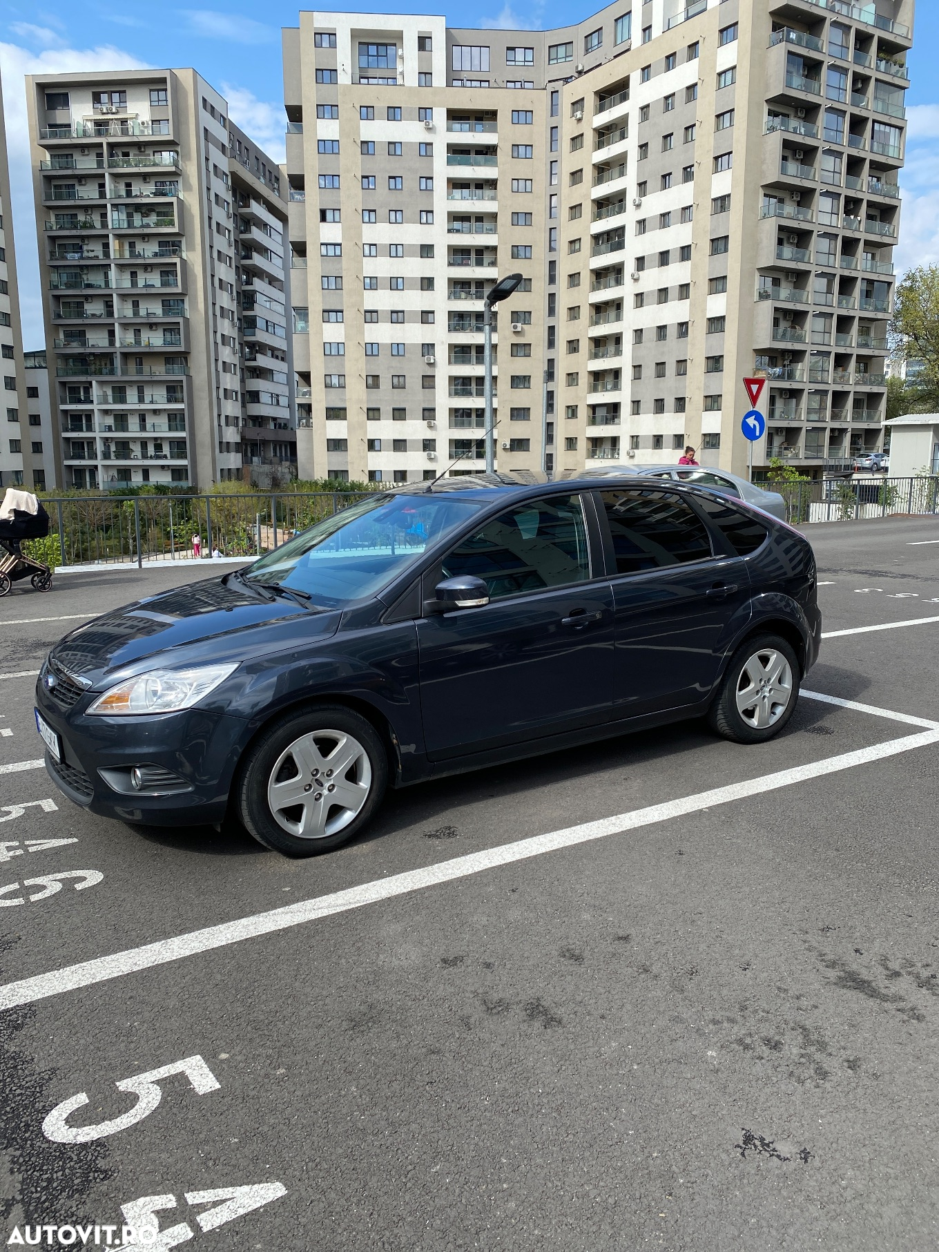 Ford Focus 1.6i Trend - 9