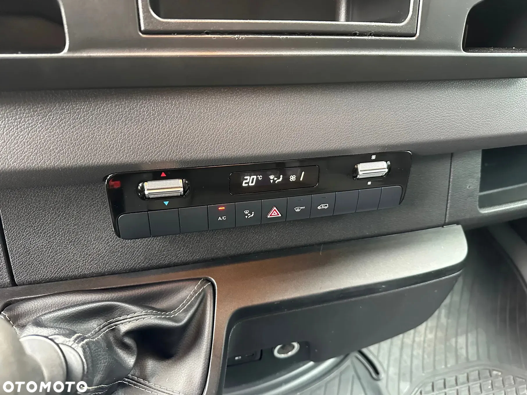 Mercedes-Benz Sprinter - 12
