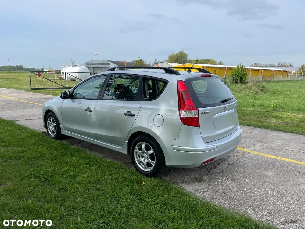Hyundai i30 i30cw 1.4 Edition Plus - 12