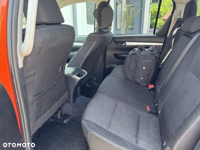 Toyota Hilux 2.8 D-4D Double Cab SR5 4x4 - 5