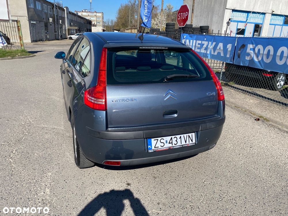 Citroën C4 1.6 16V Confort - 28
