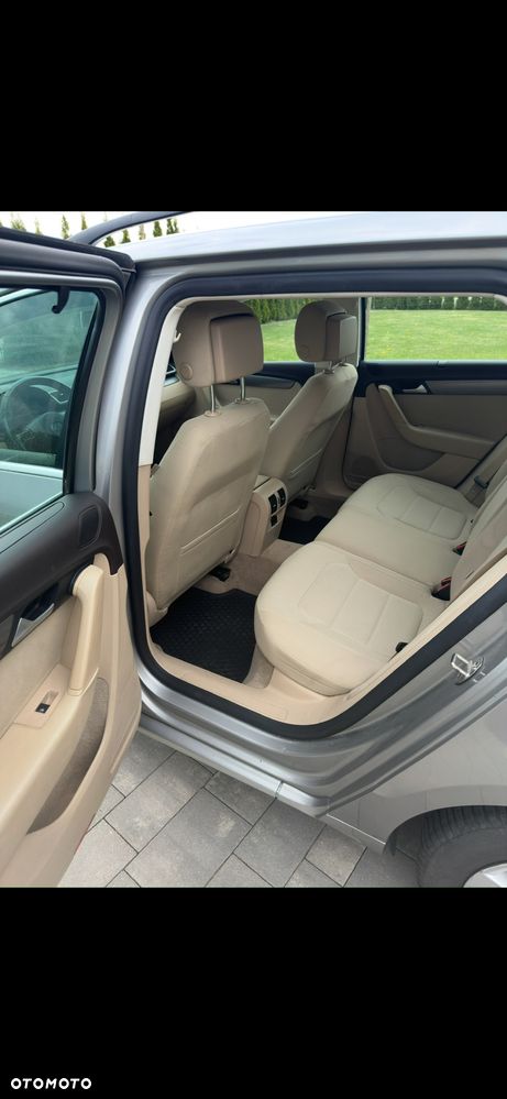 Volkswagen Passat 2.0 TDI Comfortline - 6