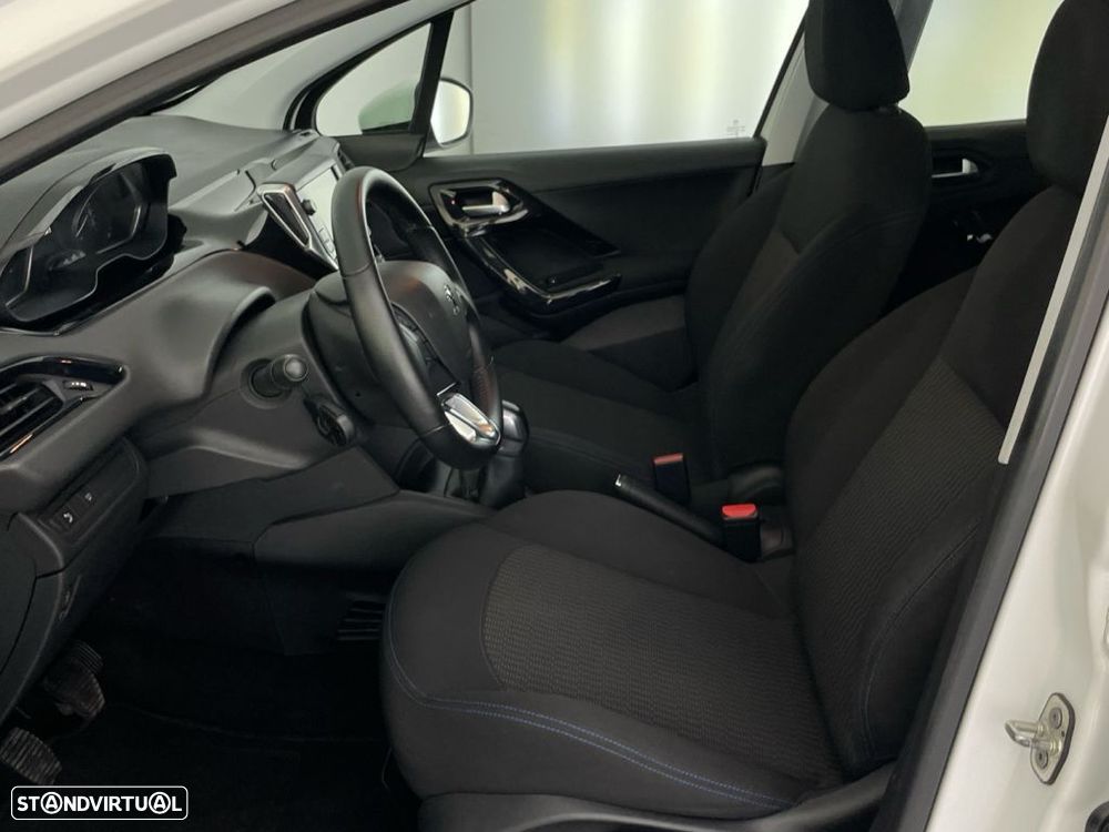 Peugeot 208 1.2 PureTech Allure - 11