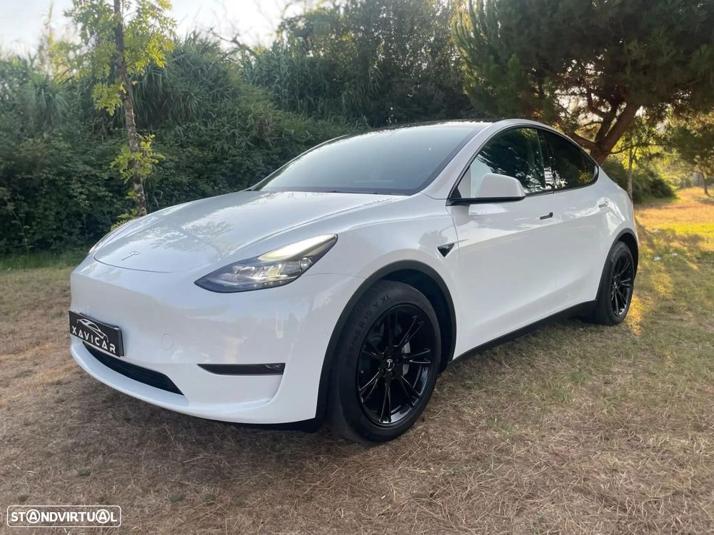 Tesla Model Y Long Range Dual Motor AWD — fotografia 31