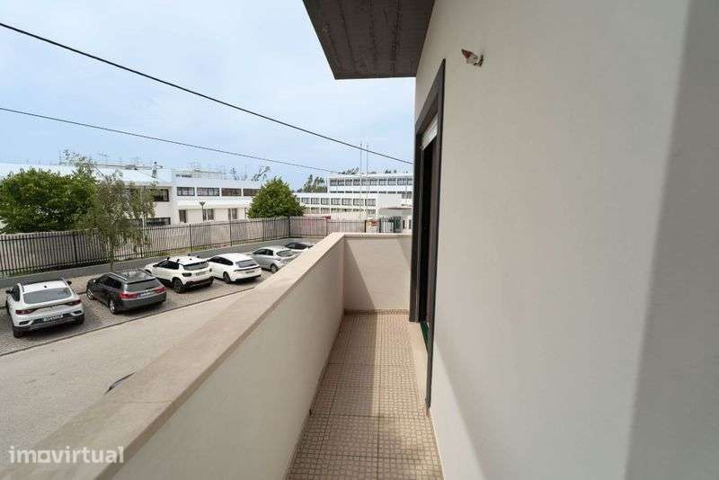 Aluga-se apartamento T2 na Marinha Grande mobilado - Grande imagem: 2/9