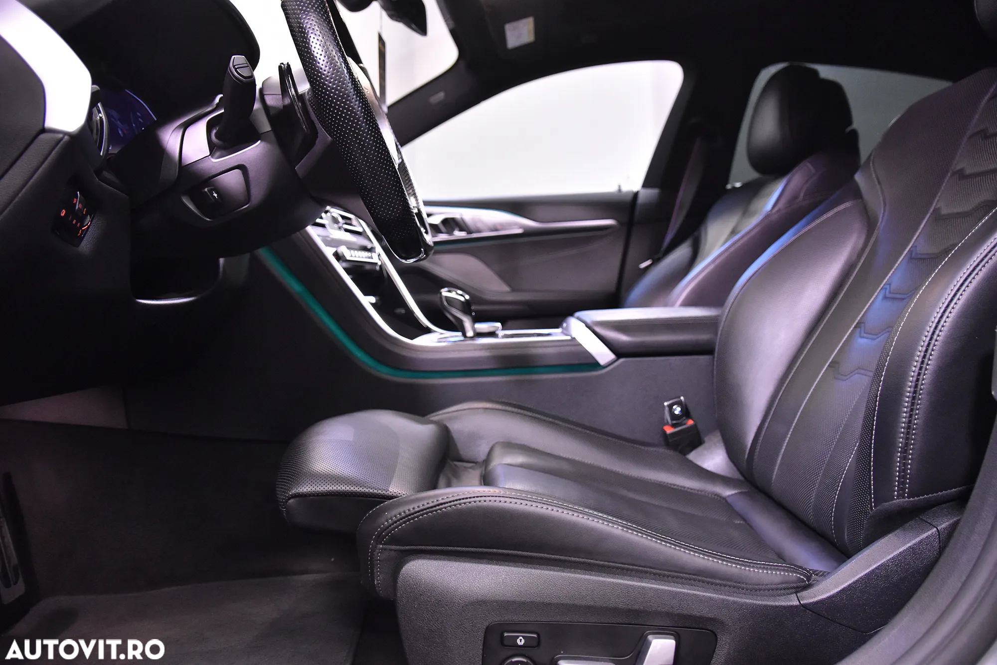 BMW Seria 8 840i xDrive AT - 27