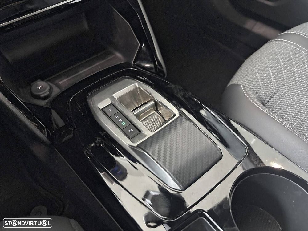 Peugeot 2008 1.2 Hybrid Allure e-DCS6 - 19