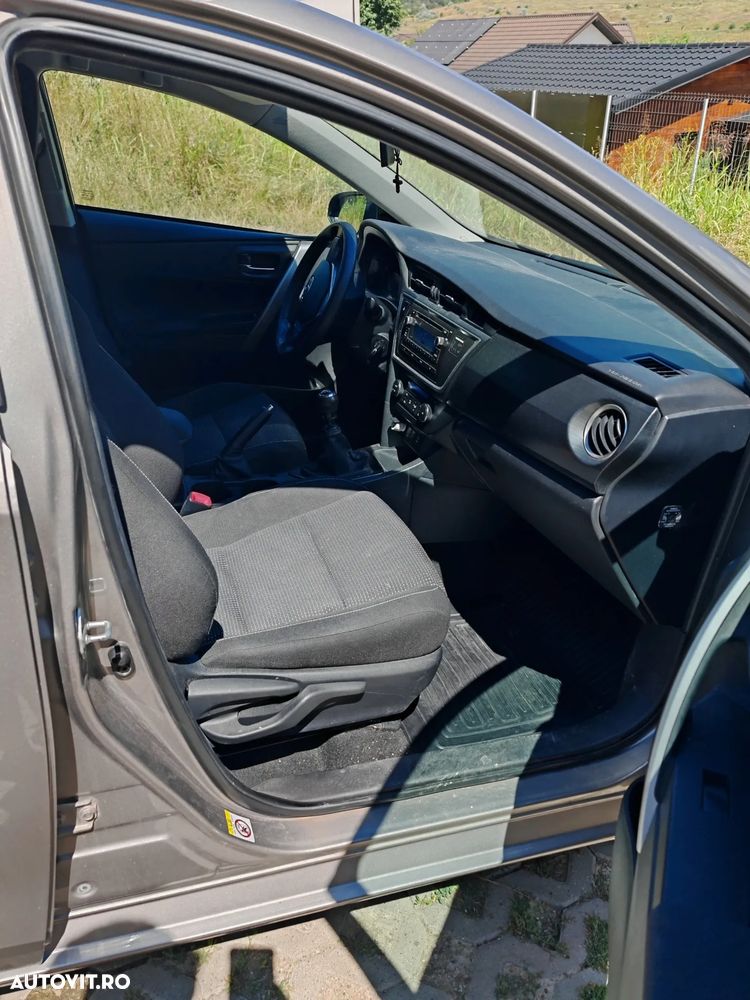 Toyota Auris 1.3 Dual VVT-i Terra - 25