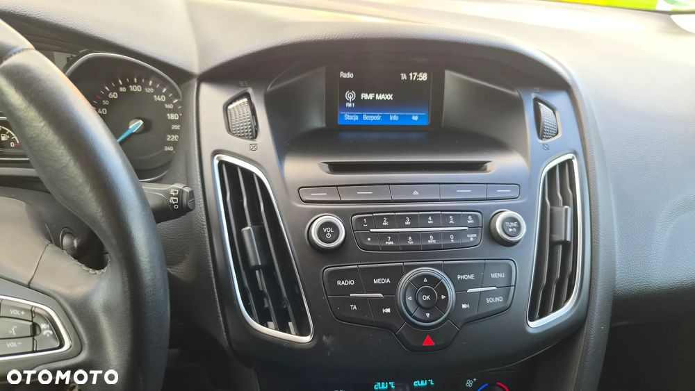 Ford Focus 1.0 EcoBoost STart-Stopp-System TITANIUM - 12