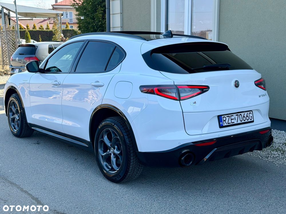 Alfa Romeo Stelvio 2.0 Turbo 16V AT8-Q4 Veloce - 9