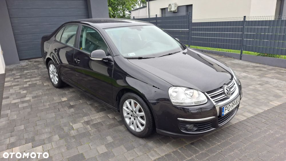 Volkswagen Jetta 1.6 Trendline - 3