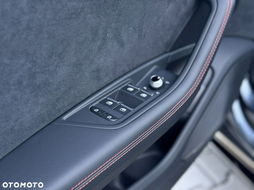 Audi RS4 Avant Avant quattro tiptronic - 25